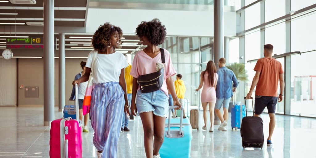 How do I book a cheap flight this summer? Here are 5 tricks to save money.