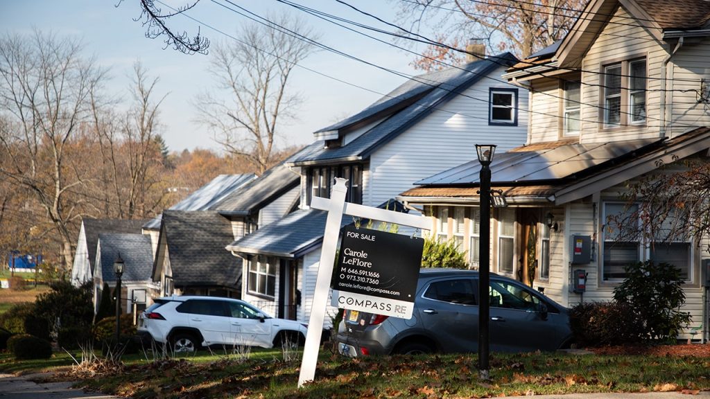Is now a good time to buy a house? A record high number of Americans say no