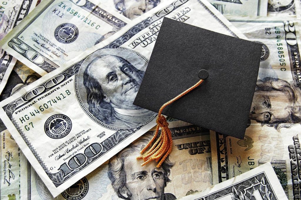 How To Get Last-Minute Student Loans For College