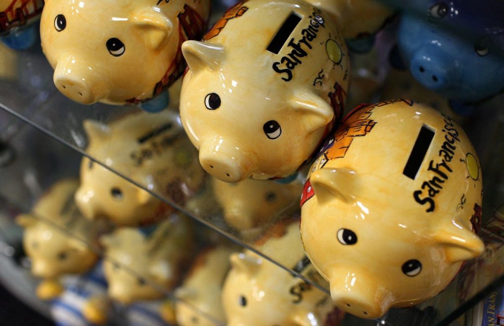 6 Ways To Cut Daily Expenses to Redirect Towards Student Loan Payments