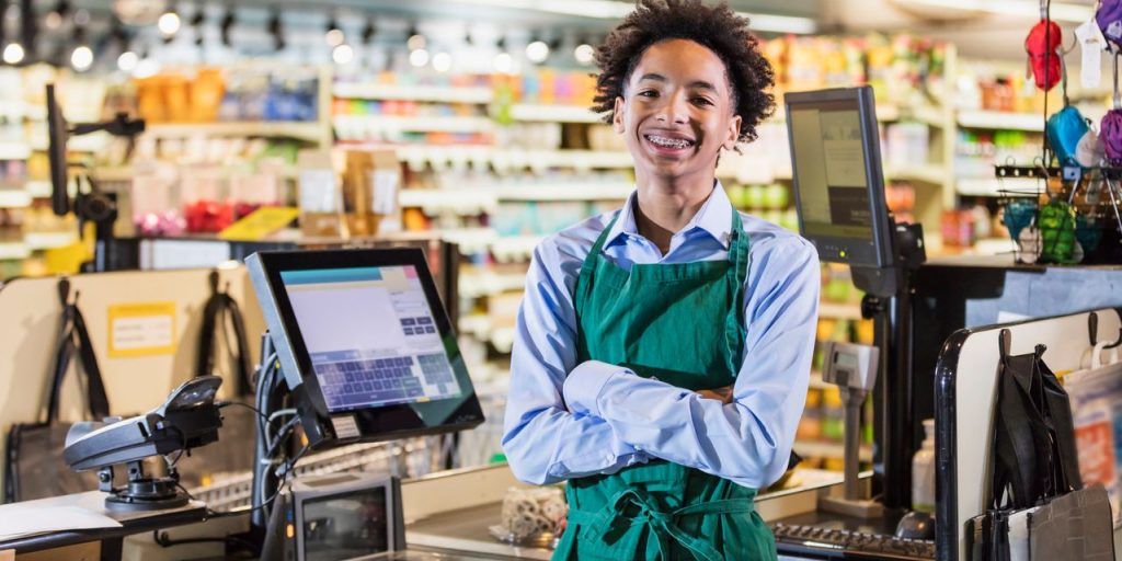 Teens working at summer jobs: Start building wealth with a Roth IRA