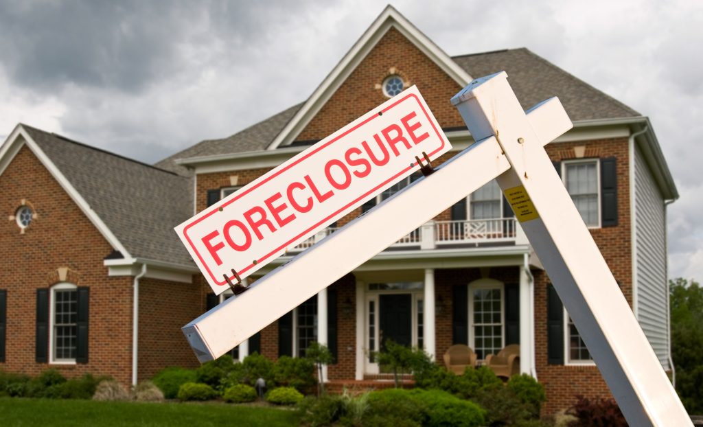 Loan delinquencies could be early sign of economic trouble: Report