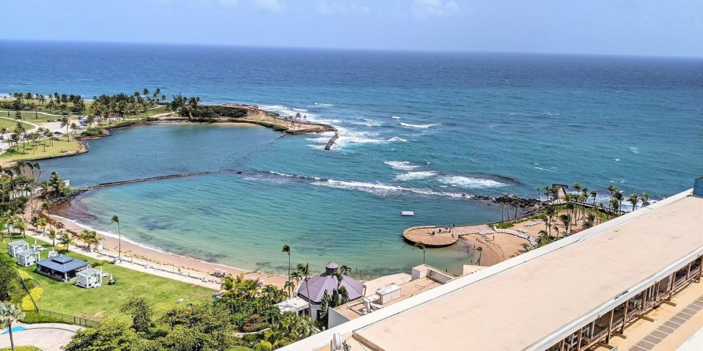 Travel Enters a New Phase. Pick Hilton and Hotel Stocks Over Airbnb, Analysts Say.