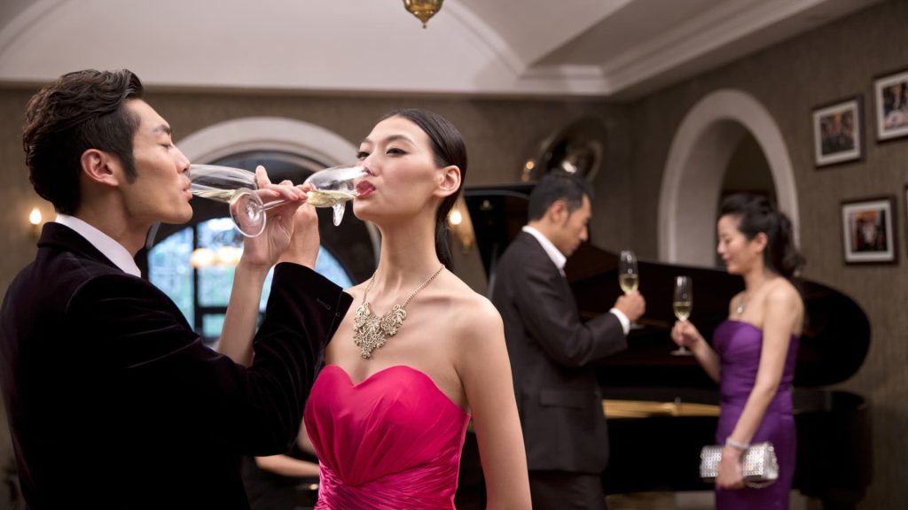 Here are 3 money moves wealthy Americans are more likely to make in times of economic uncertainty