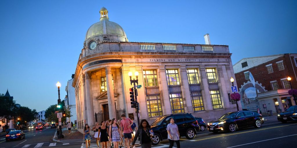 U.S. economy seen growing at about a 2.2% annual rate in the July-September quarter, according to real-time New York Fed estimate